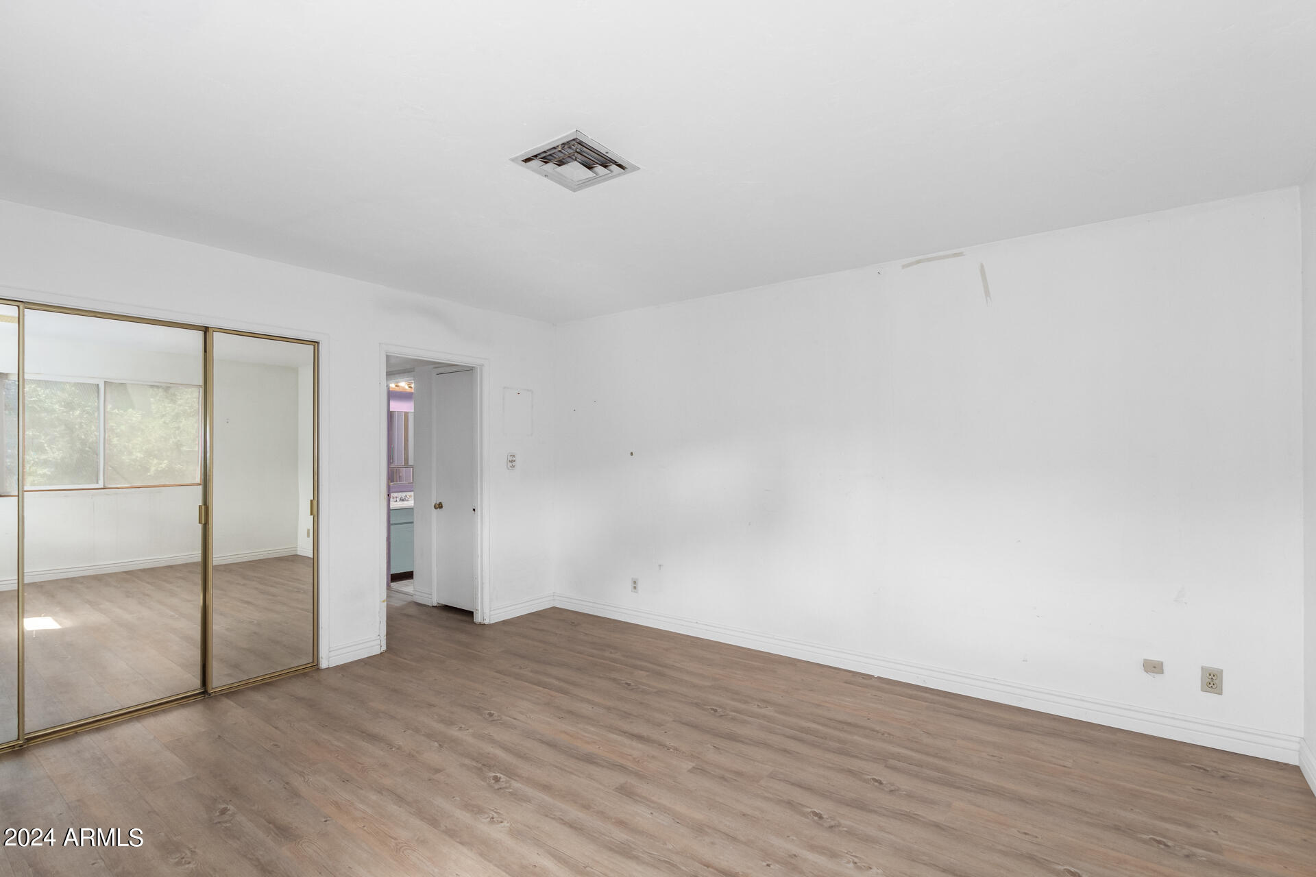 915 W 19TH Street