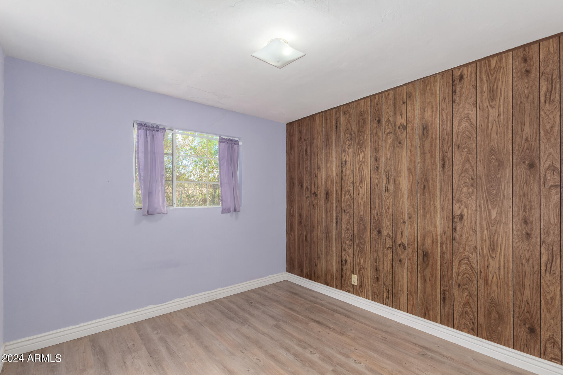 915 W 19TH Street