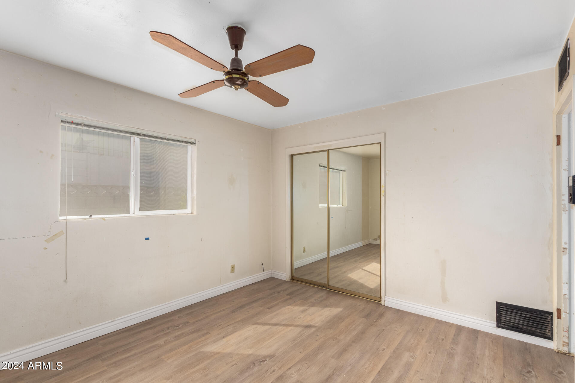 915 W 19TH Street