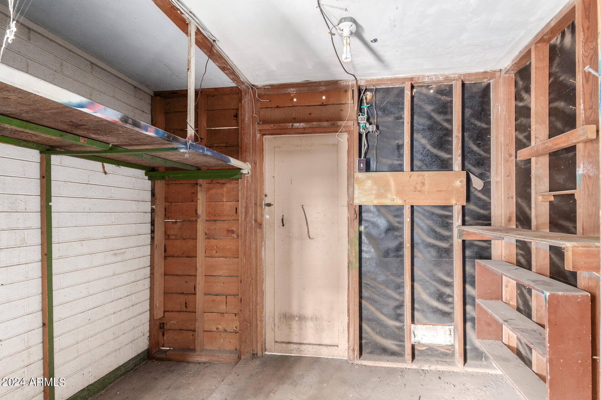915 W 19TH Street