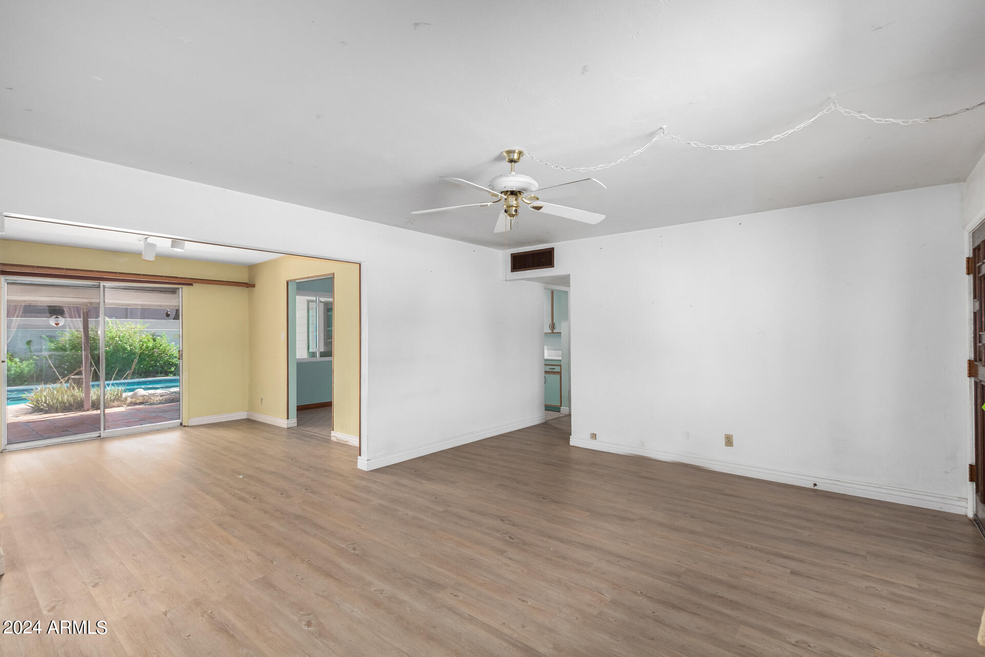 915 W 19TH Street