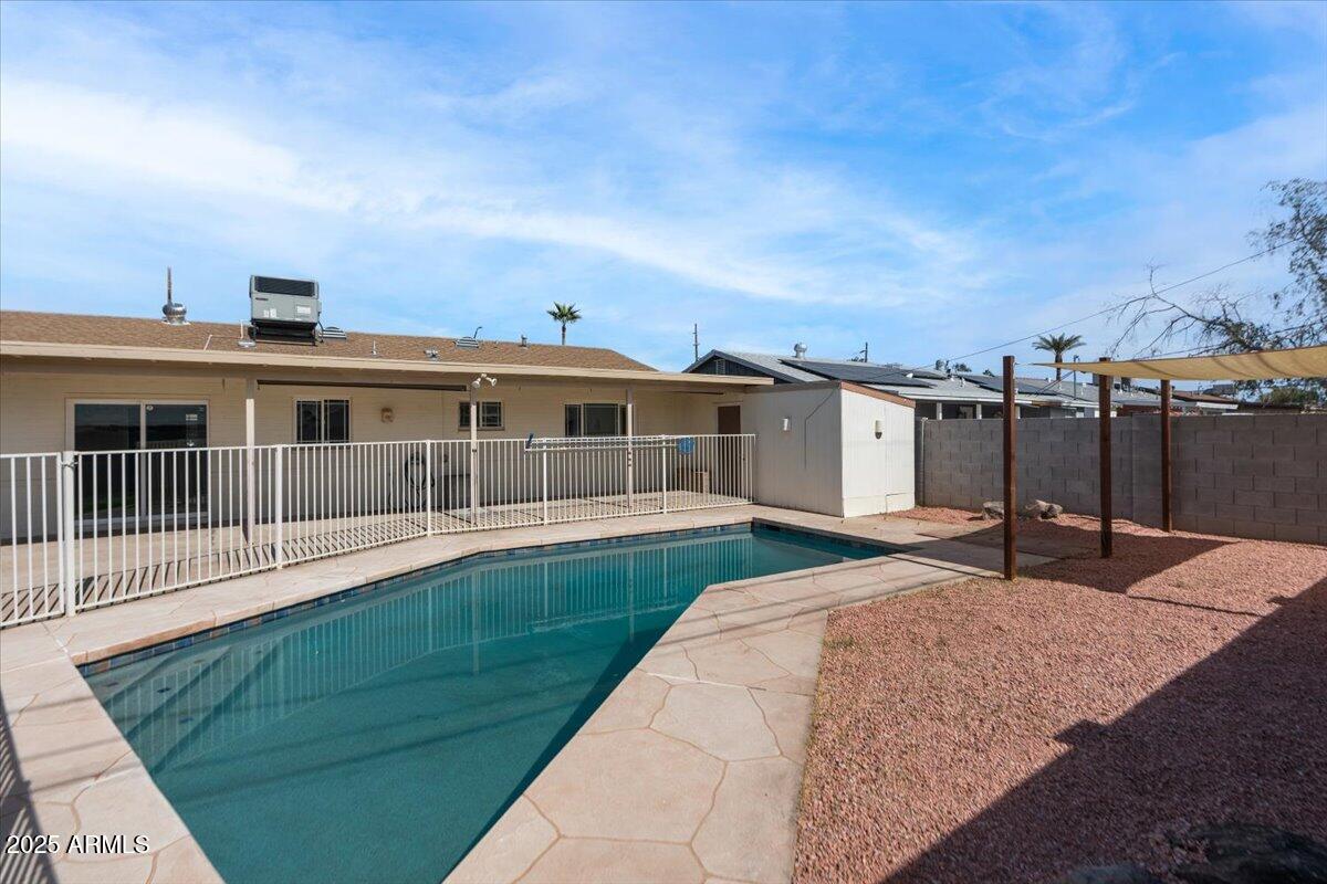 3117 W CORRINE Drive