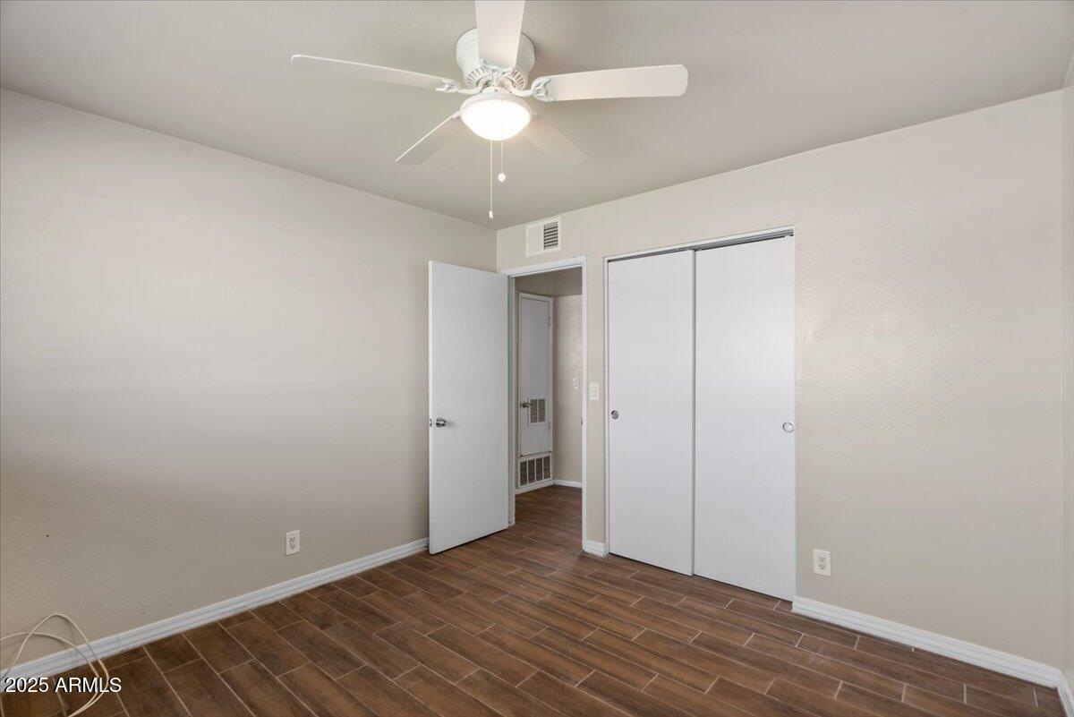 3117 W CORRINE Drive