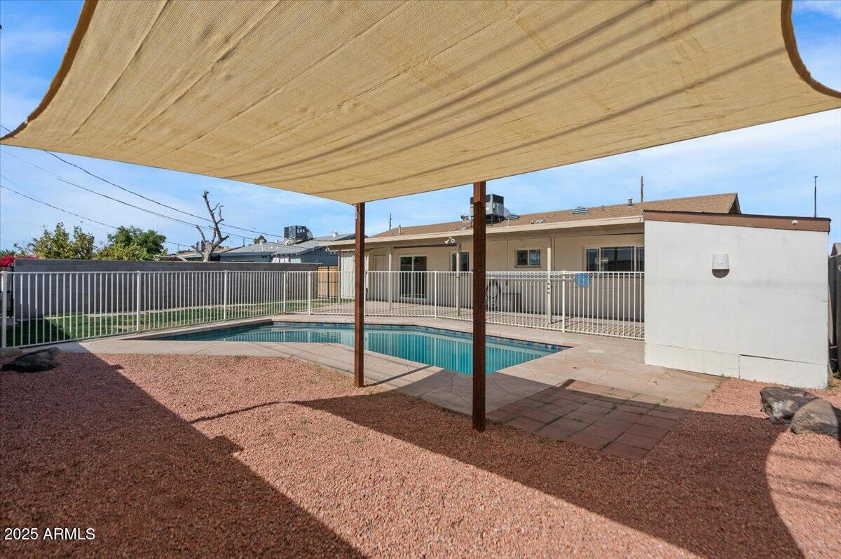3117 W CORRINE Drive