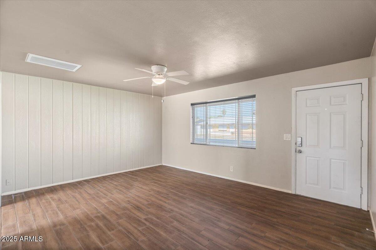 3117 W CORRINE Drive