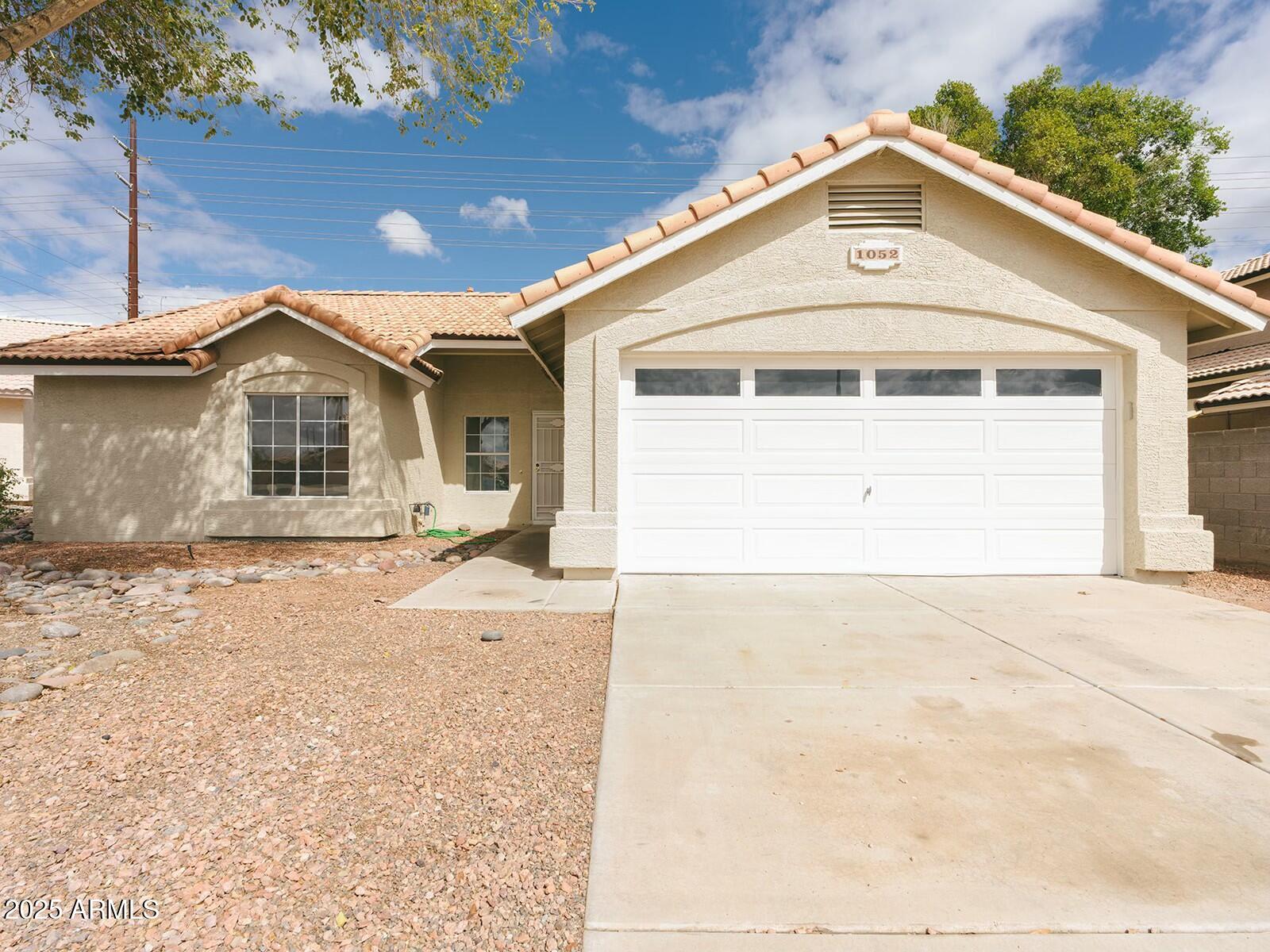 1052 W Paseo Way