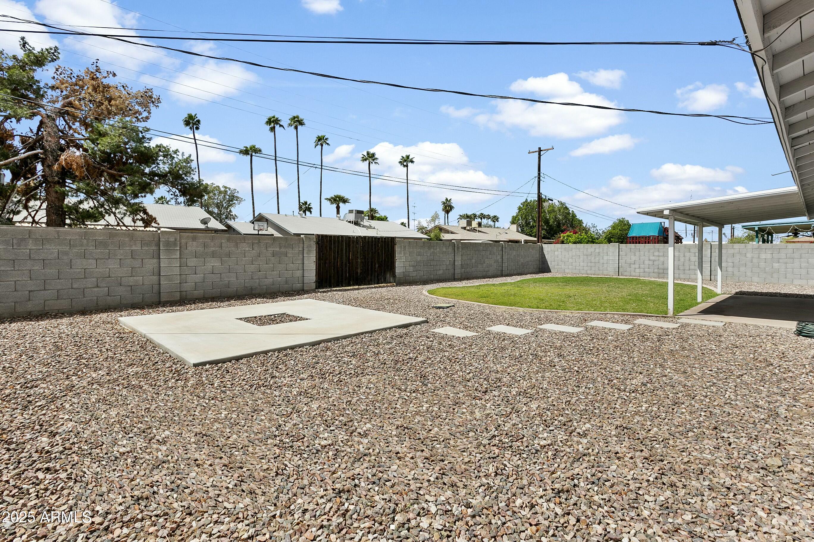 23 W FAIRMONT Drive