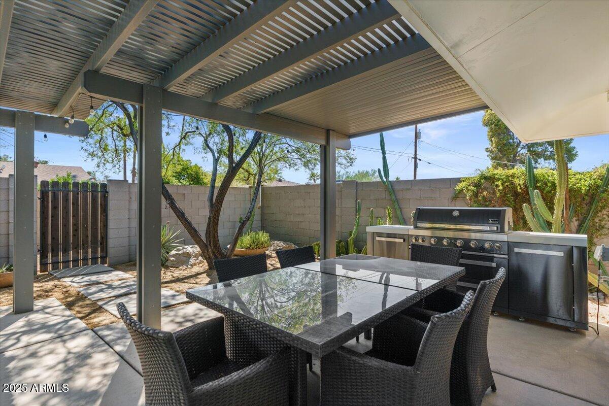 8337 E MINNEZONA Avenue