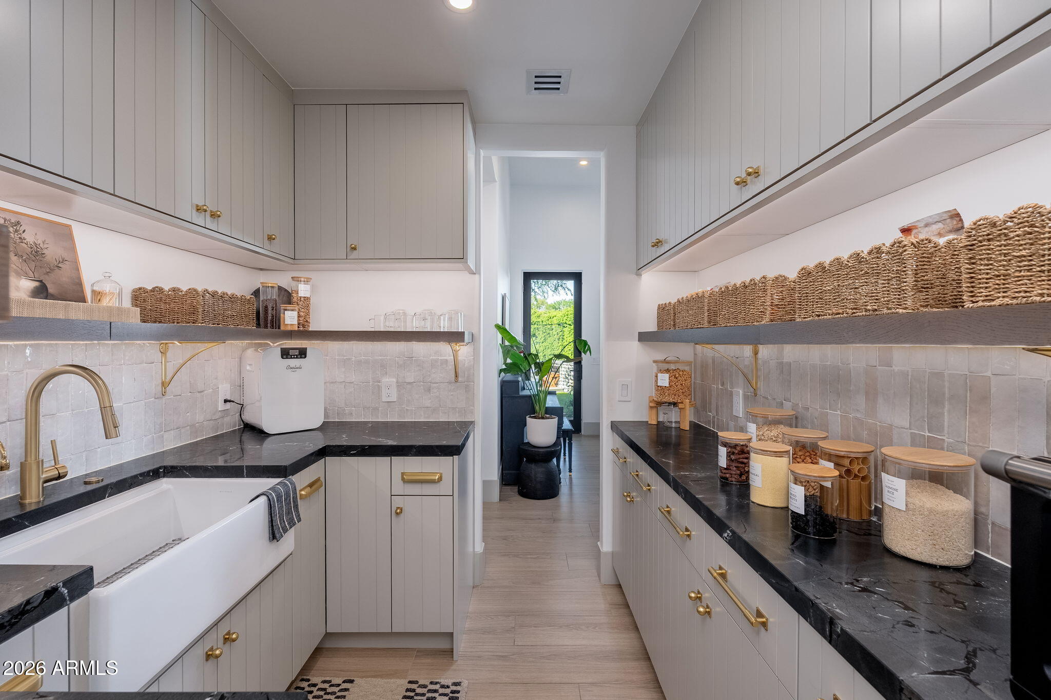 1225 E WARNER Road 15