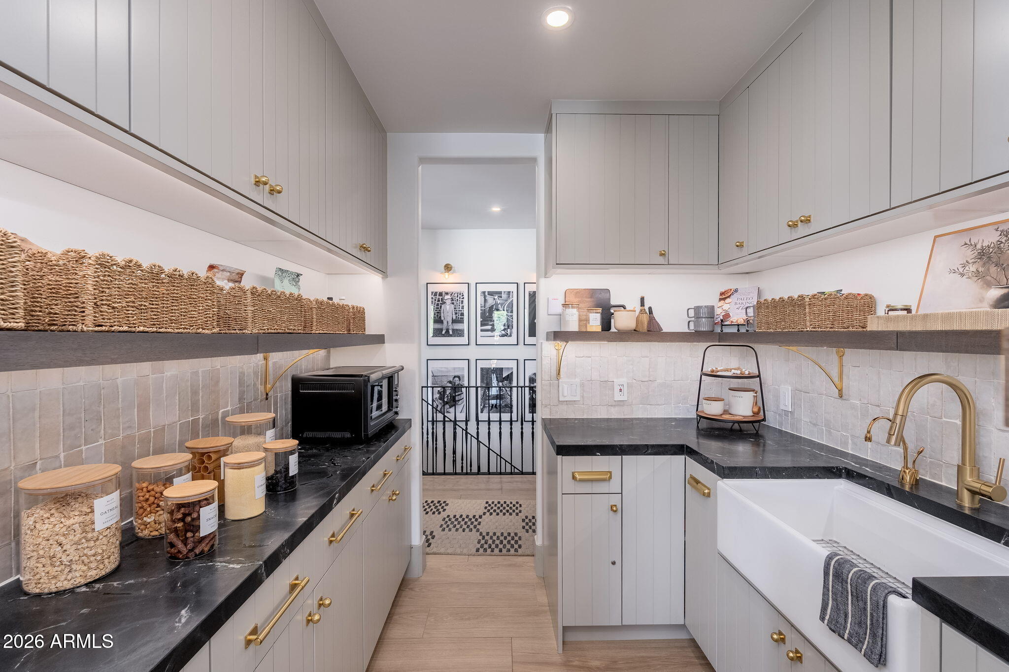 1225 E WARNER Road 15
