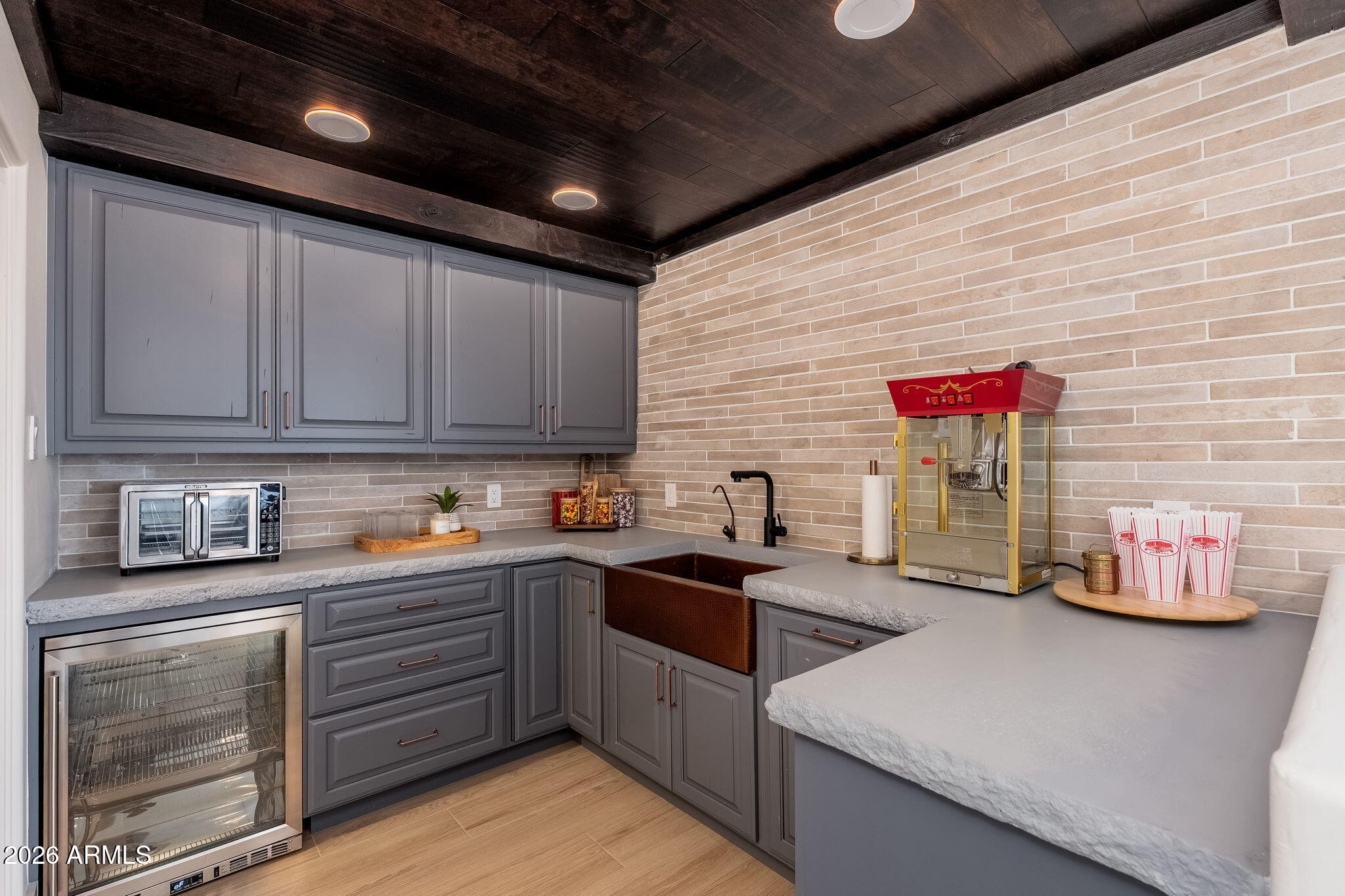 1225 E WARNER Road 15
