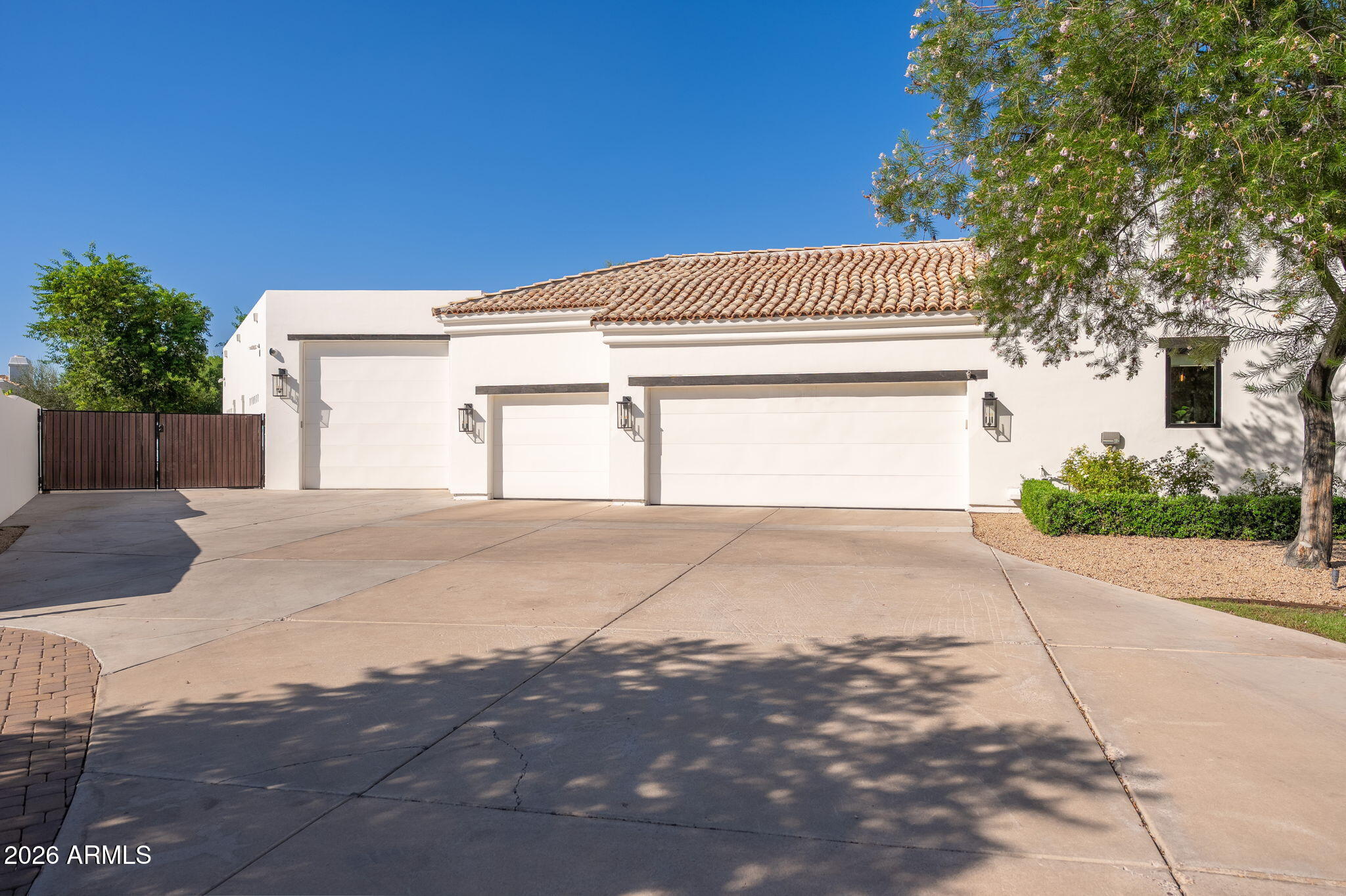 1225 E WARNER Road 15