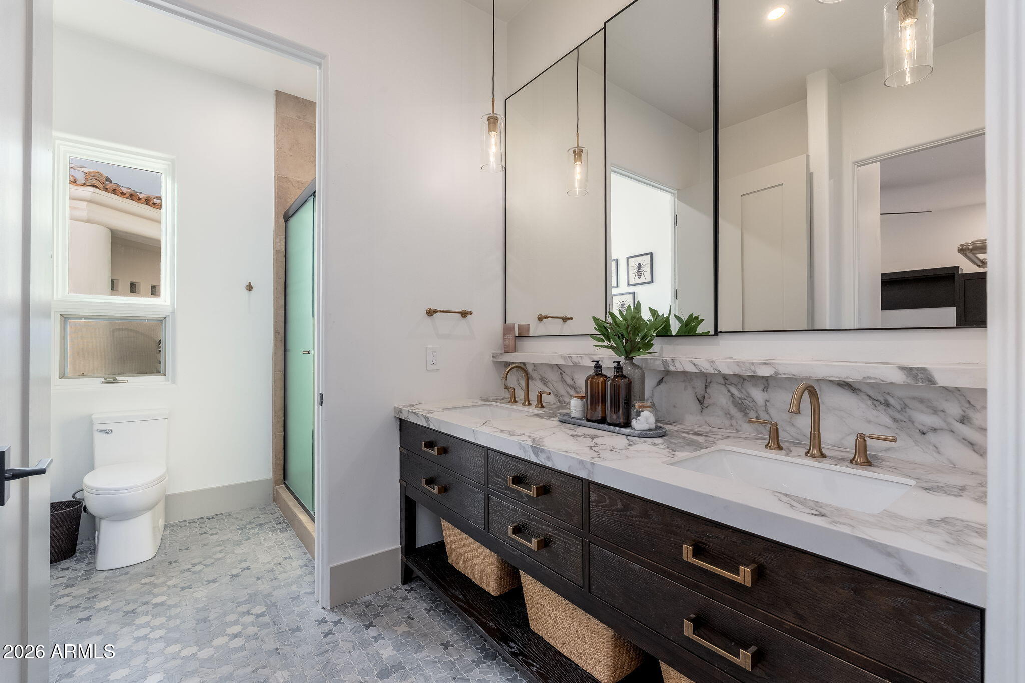 1225 E WARNER Road 15
