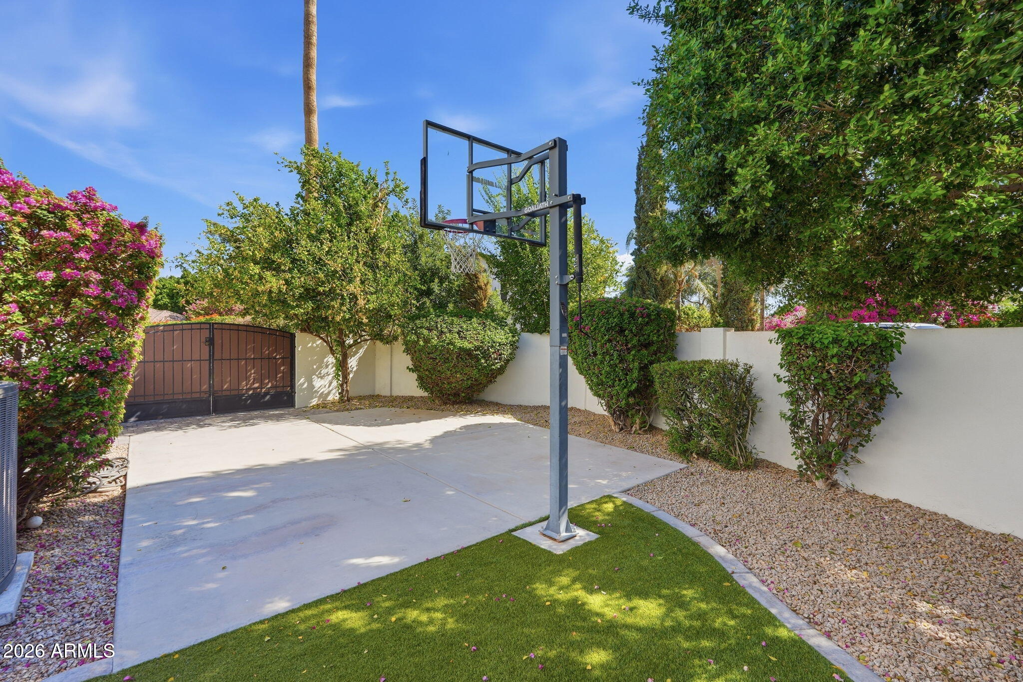 1221 W Sunrise Place