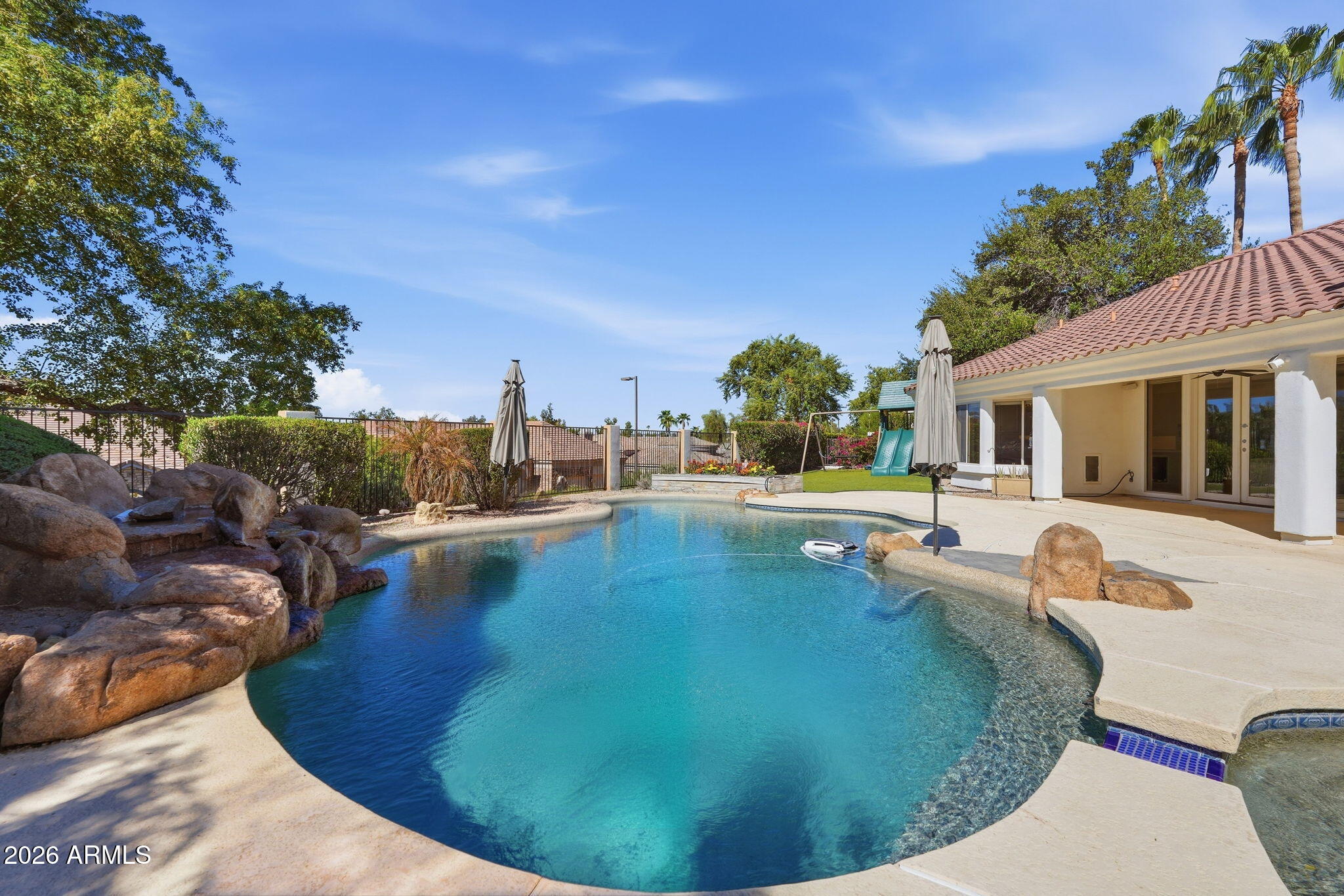 1221 W Sunrise Place