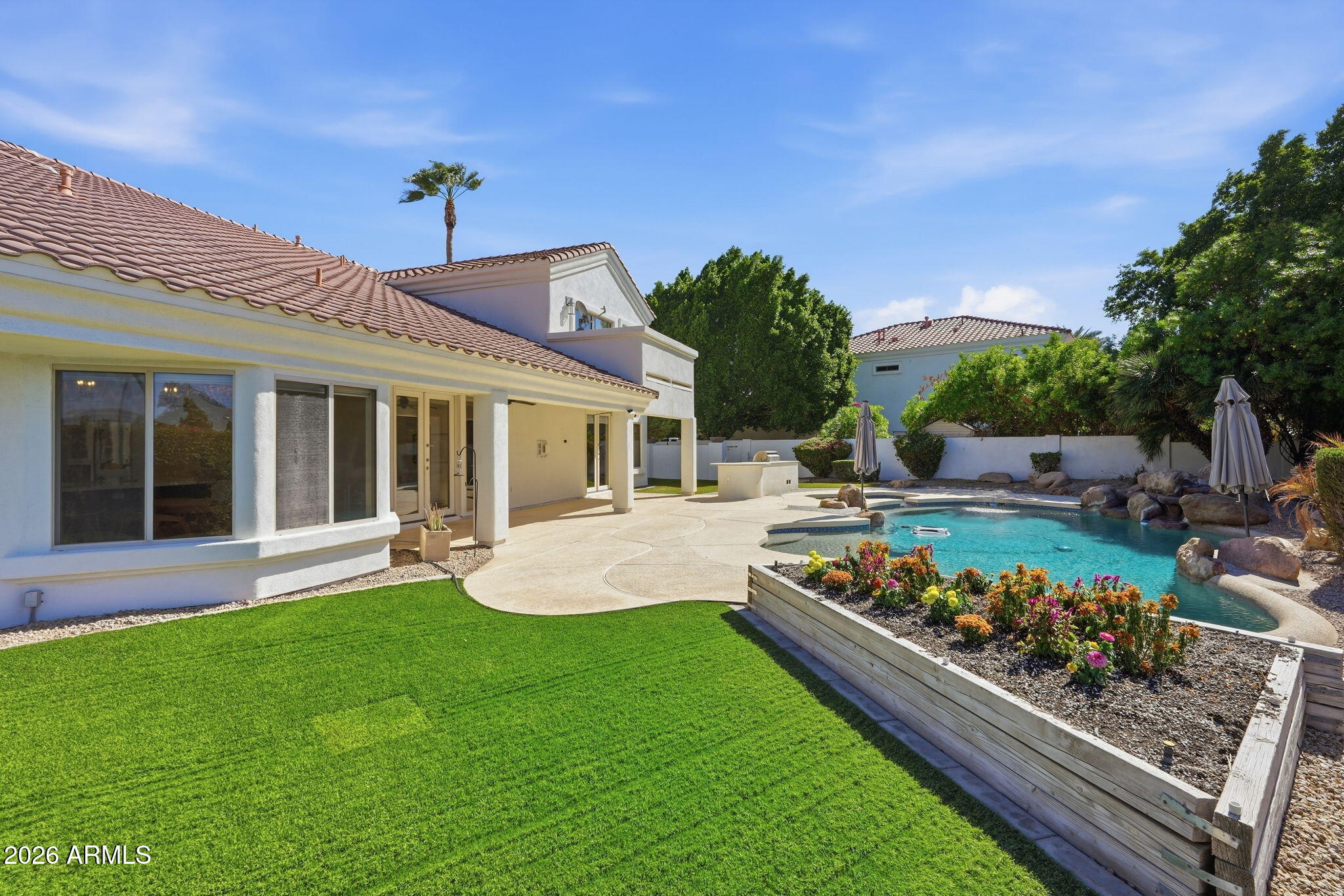 1221 W Sunrise Place