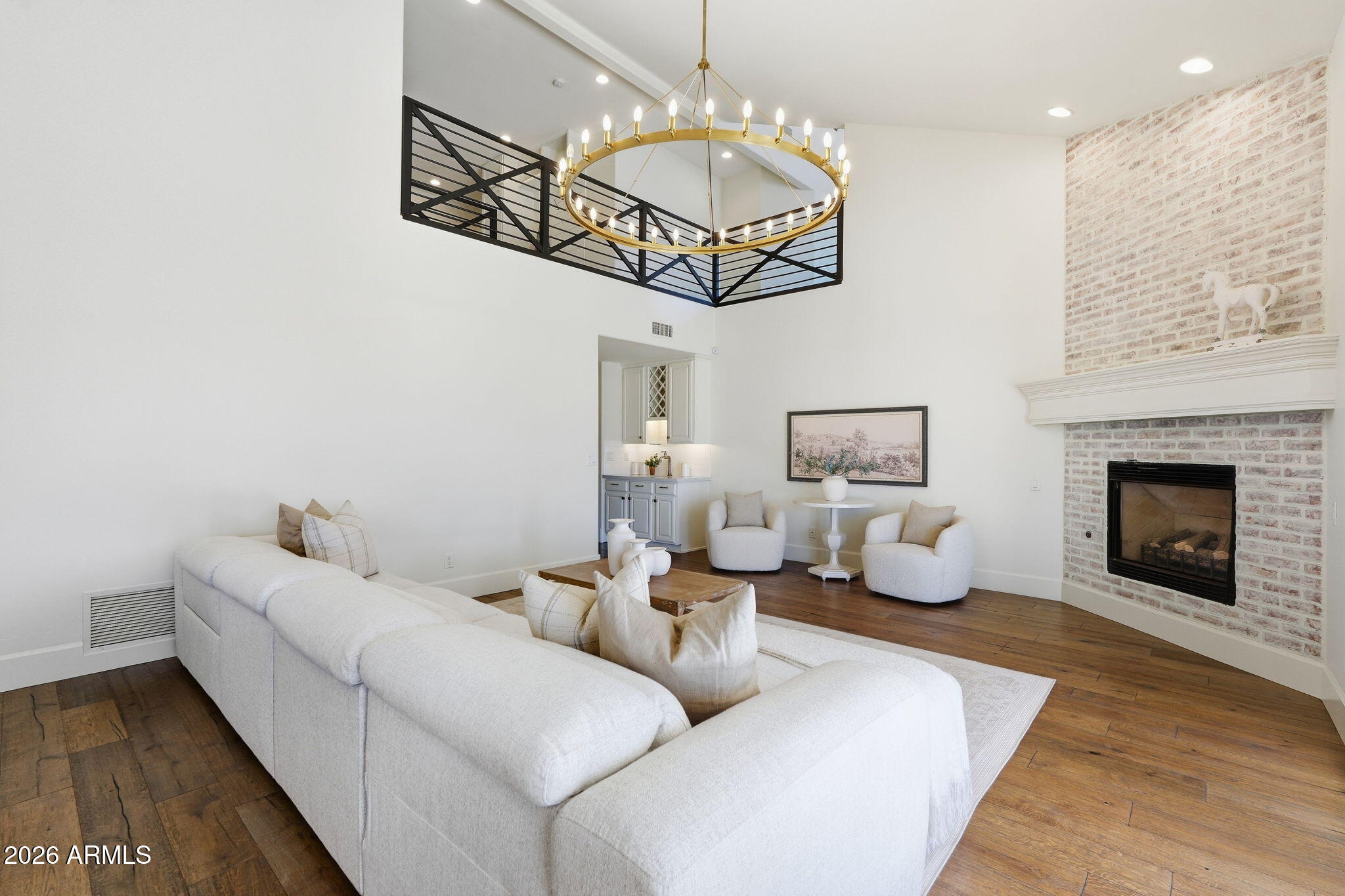 1221 W Sunrise Place