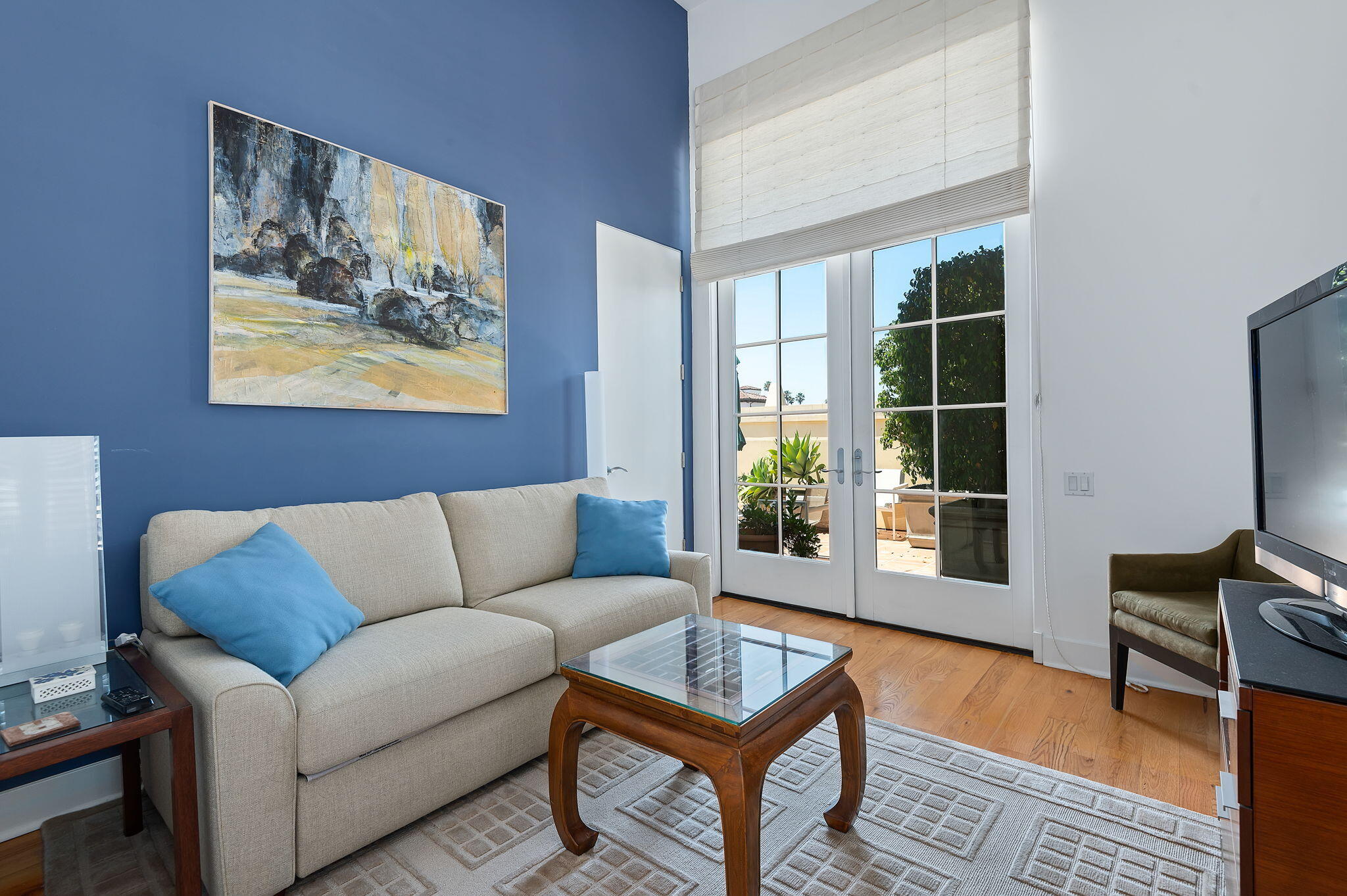 350 Chapala Street, 301