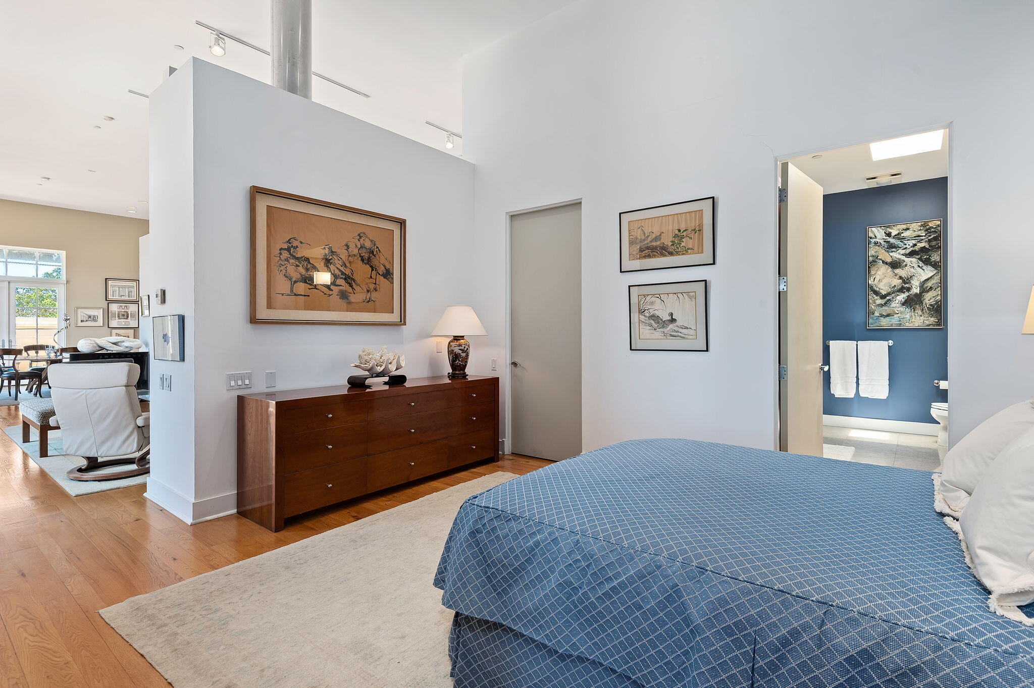 350 Chapala Street, 301