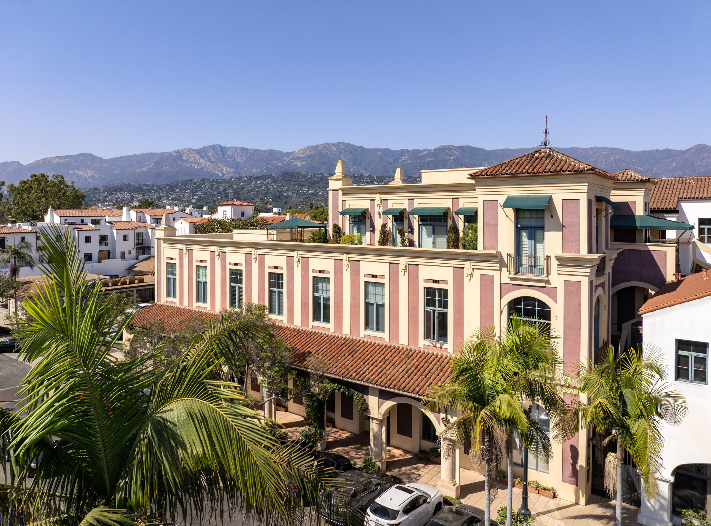 350 Chapala Street, 301