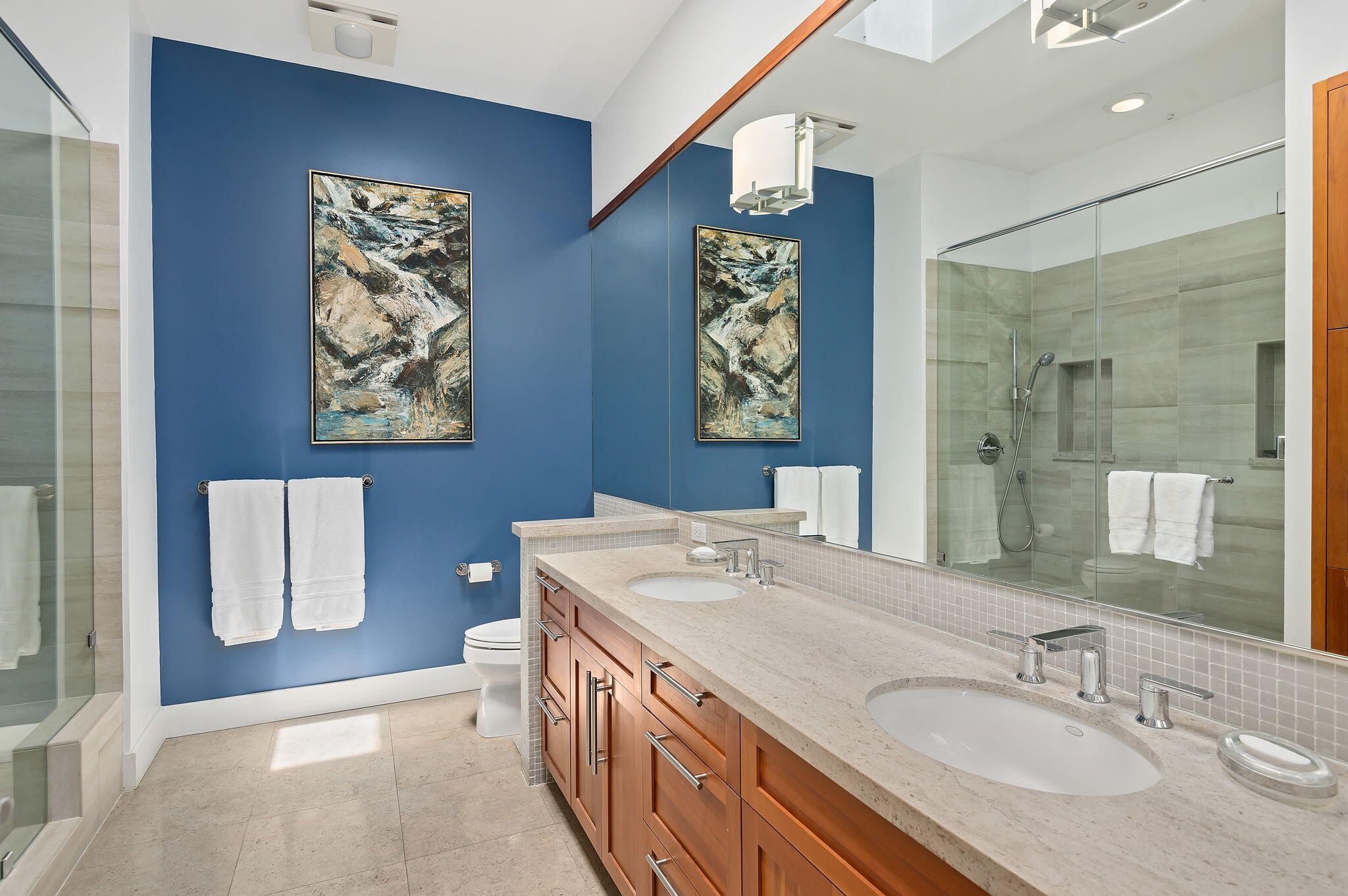 350 Chapala Street, 301