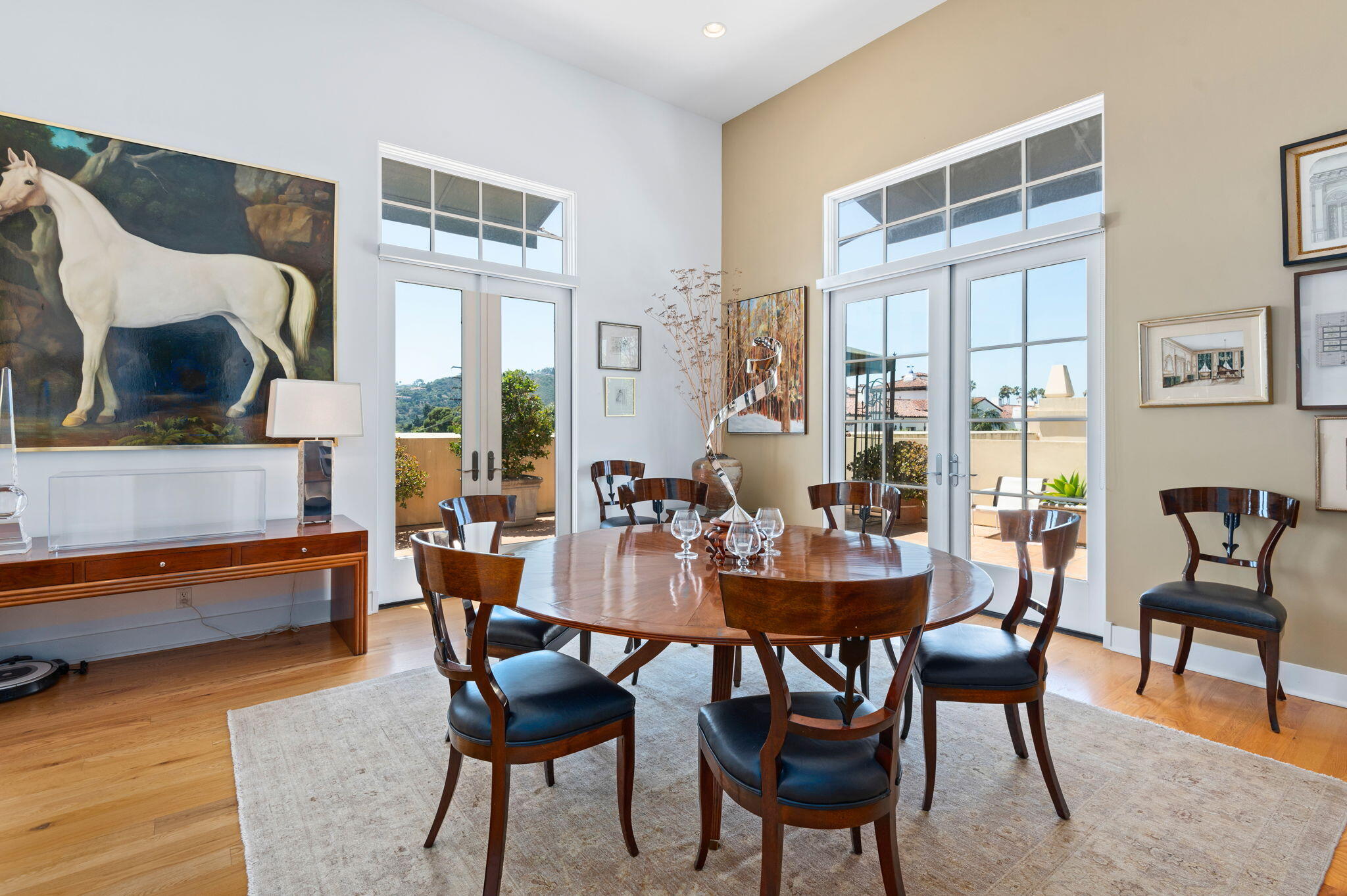 350 Chapala Street, 301