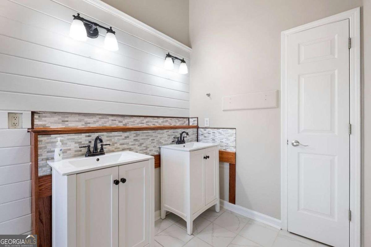 1820 HEATHERTON Road