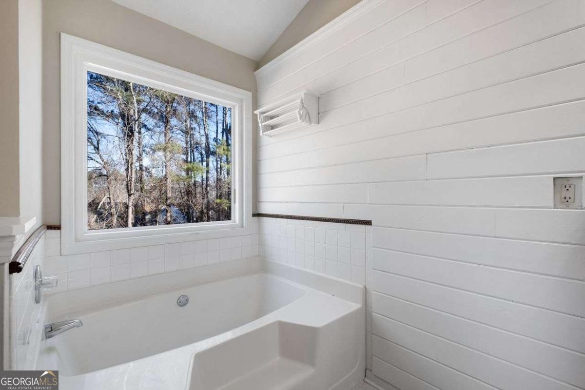 1820 HEATHERTON Road