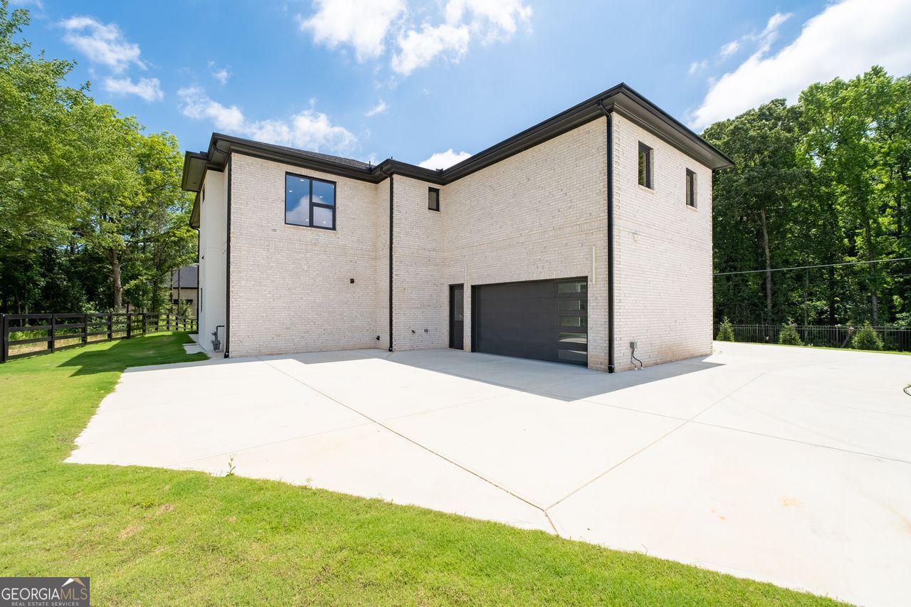 1939 Sunny Hill Road