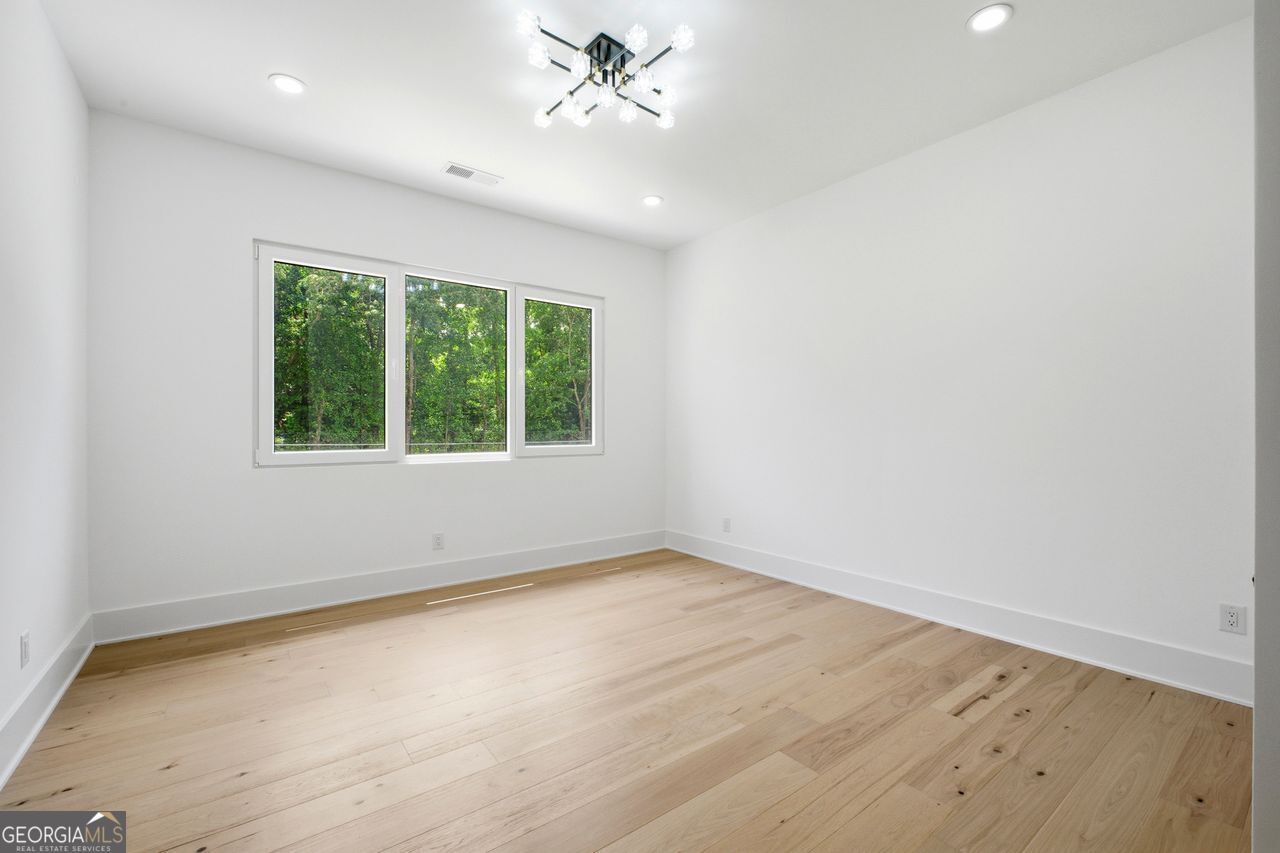 1939 Sunny Hill Road