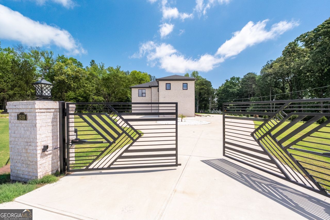 1939 Sunny Hill Road