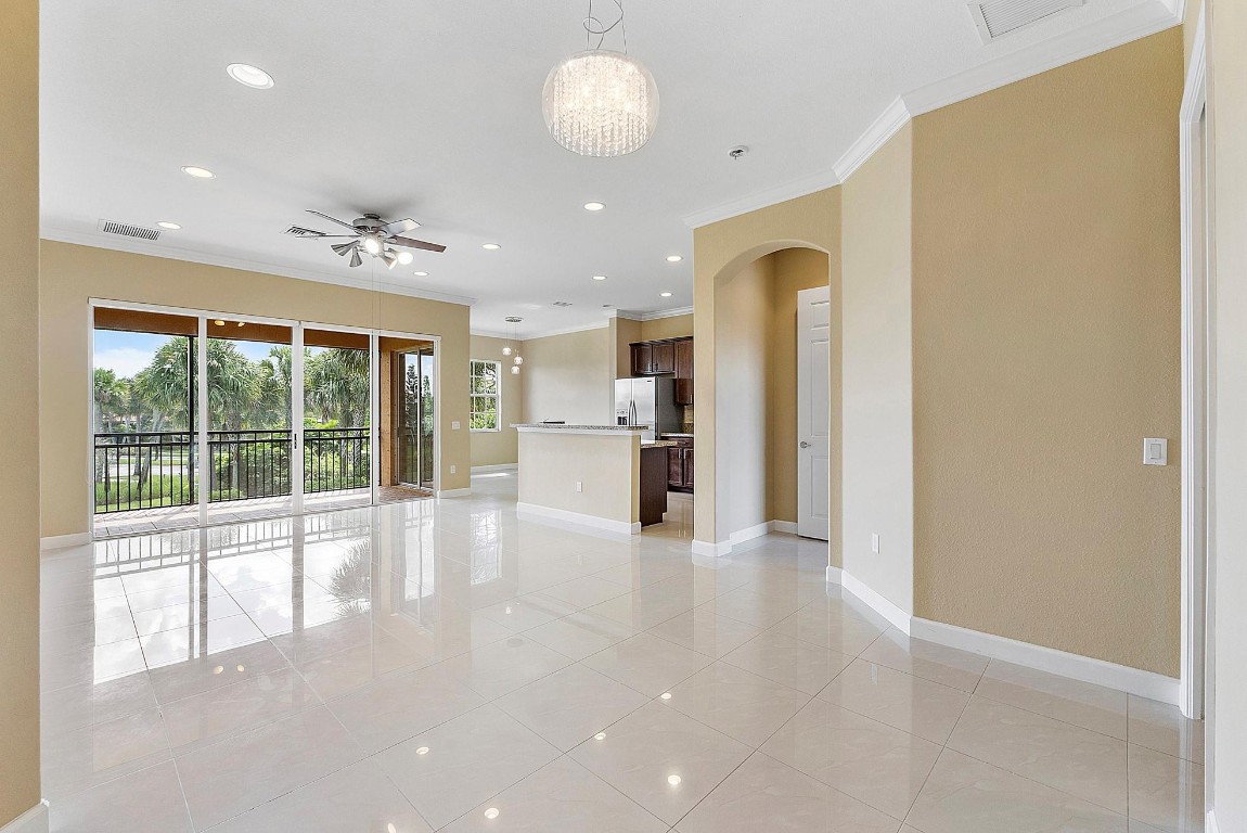 8186 NW 127th Ln 31-E