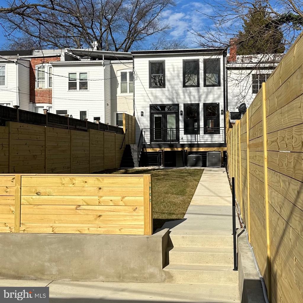 1408 BUCHANAN STREET NW