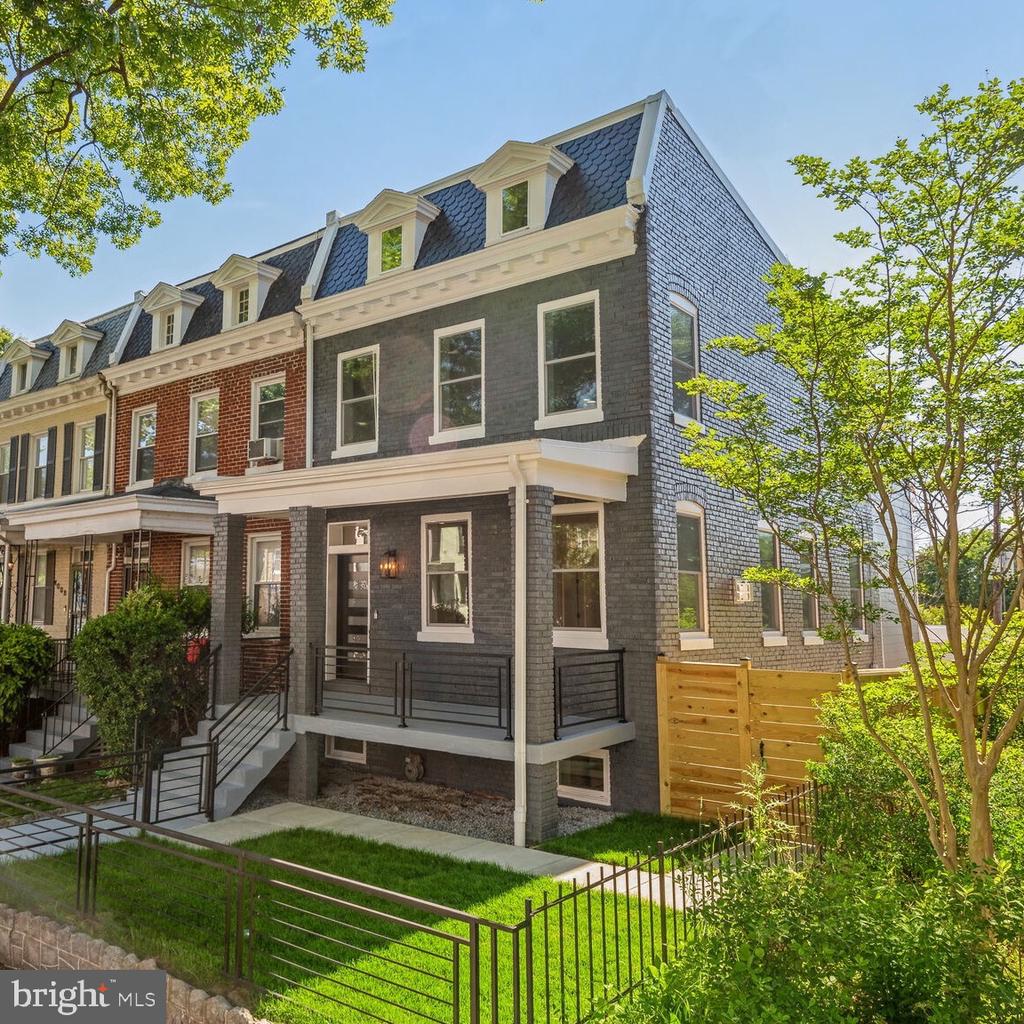 4012 5TH STREET NW