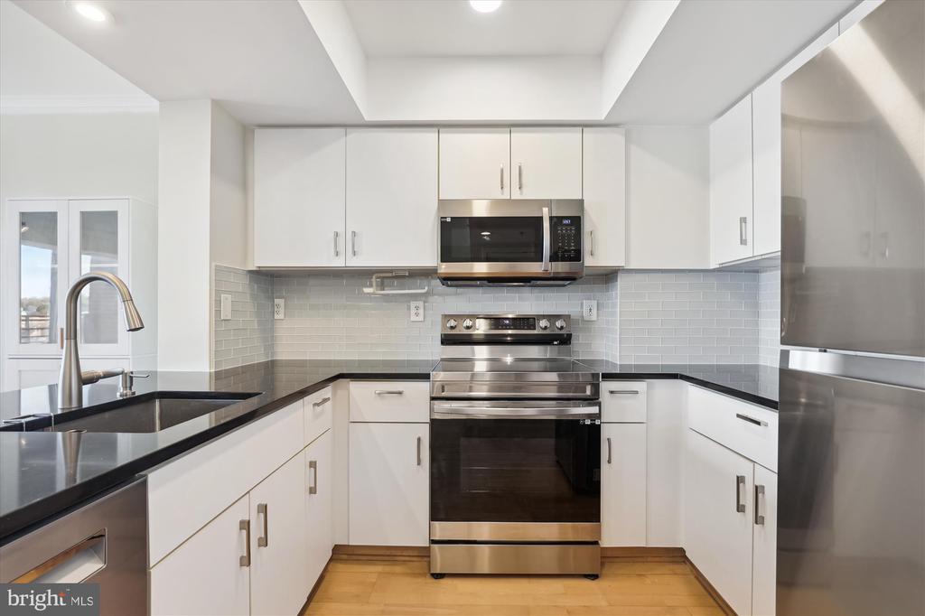 1275 25TH STREET NW 803