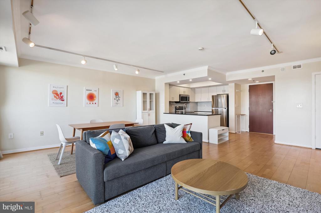 1275 25TH STREET NW 803