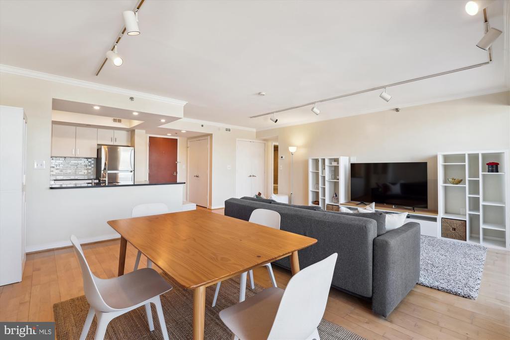 1275 25TH STREET NW 803
