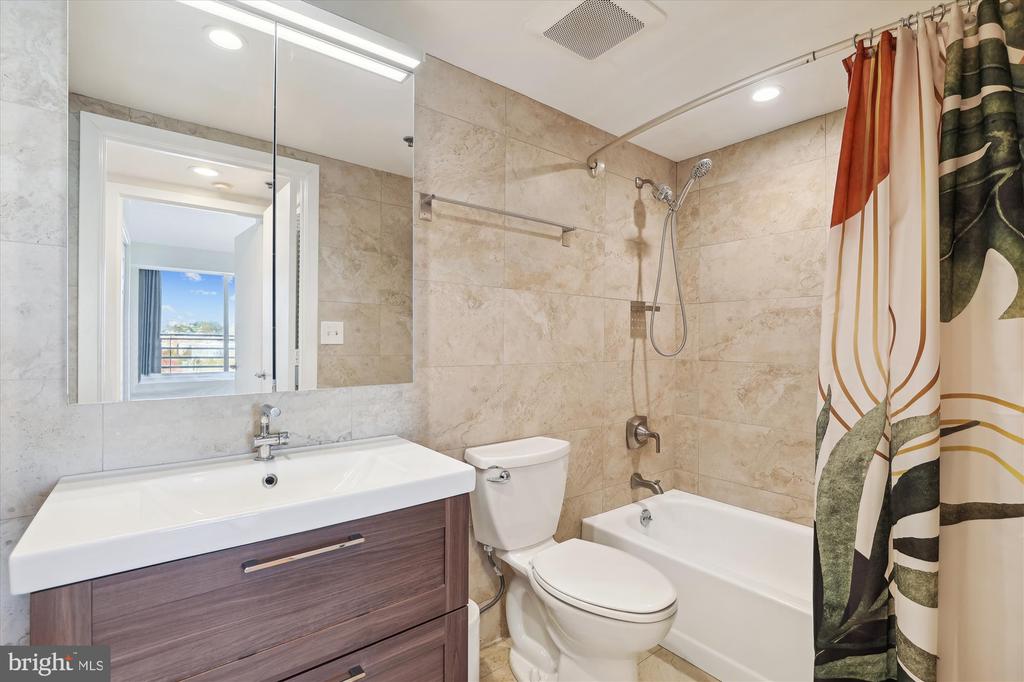 1275 25TH STREET NW 803