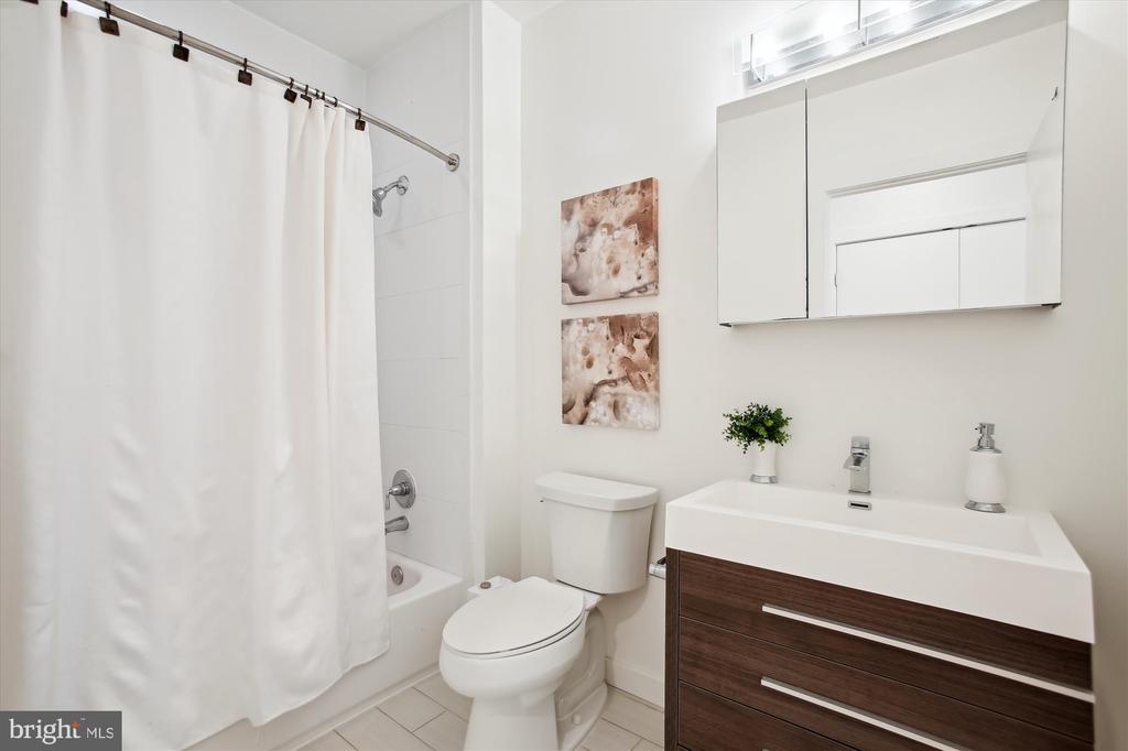 435 R STREET NW 306
