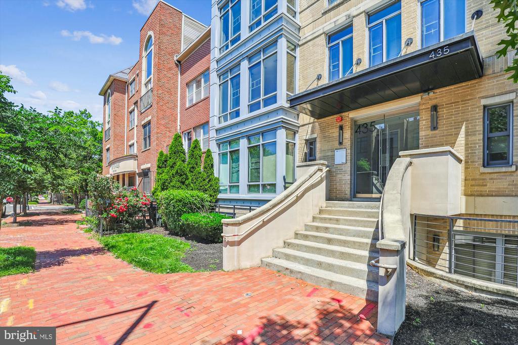 435 R STREET NW 306