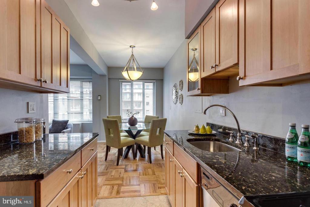 1711 MASSACHUSETTS AVENUE NW 421