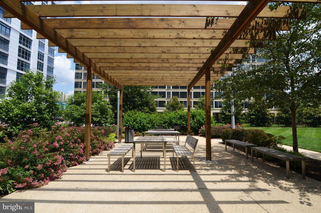 1101 3RD STREET SW 305