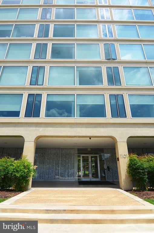 1101 3RD STREET SW 305