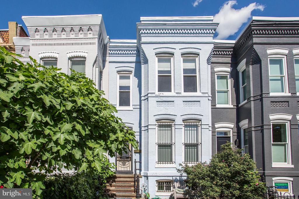 1915 11TH STREET NW 1