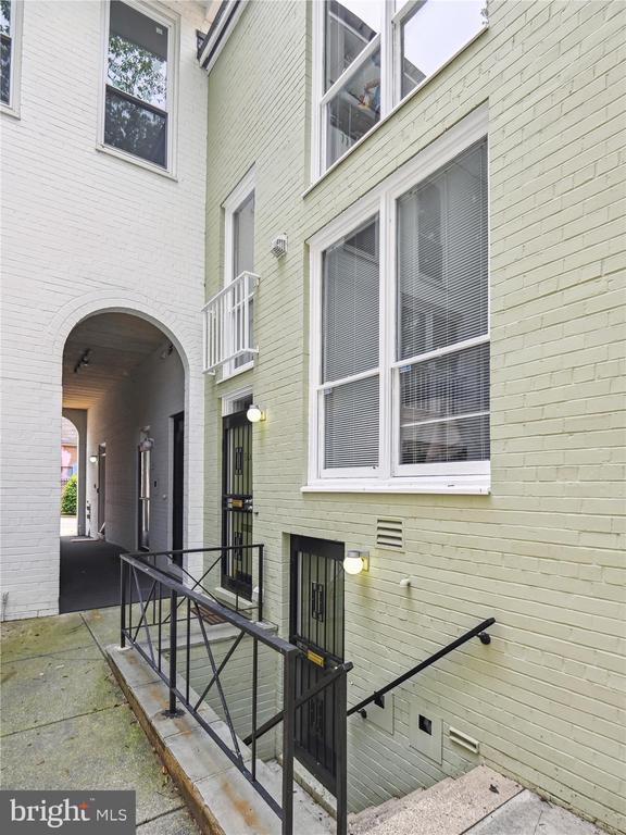56 G STREET SW Unit: B
