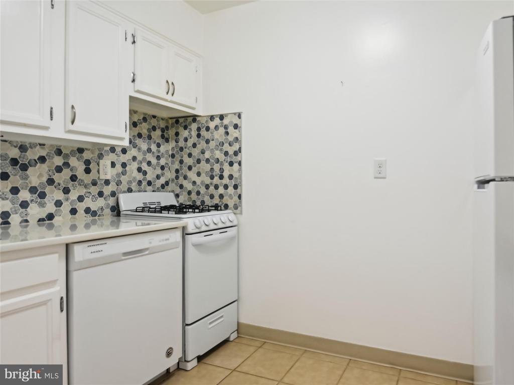 56 G STREET SW Unit: B