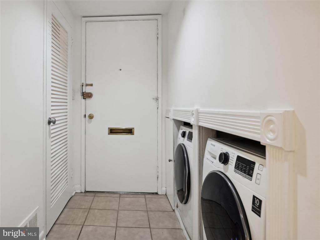 56 G STREET SW Unit: B