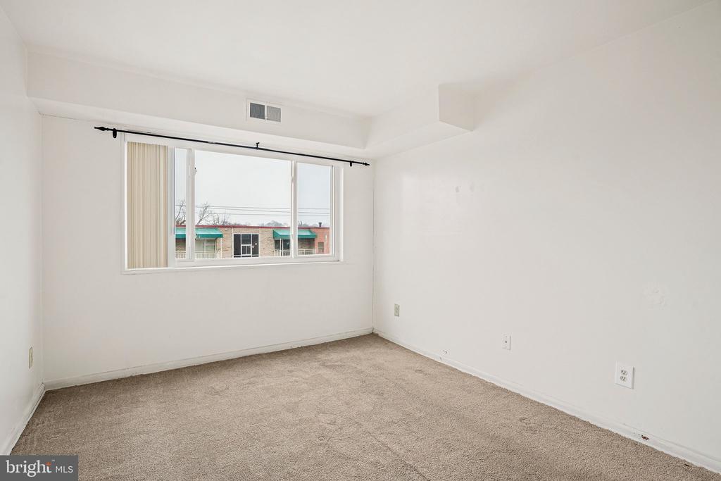 4270 EAST CAPITOL STREET NE Unit: 301