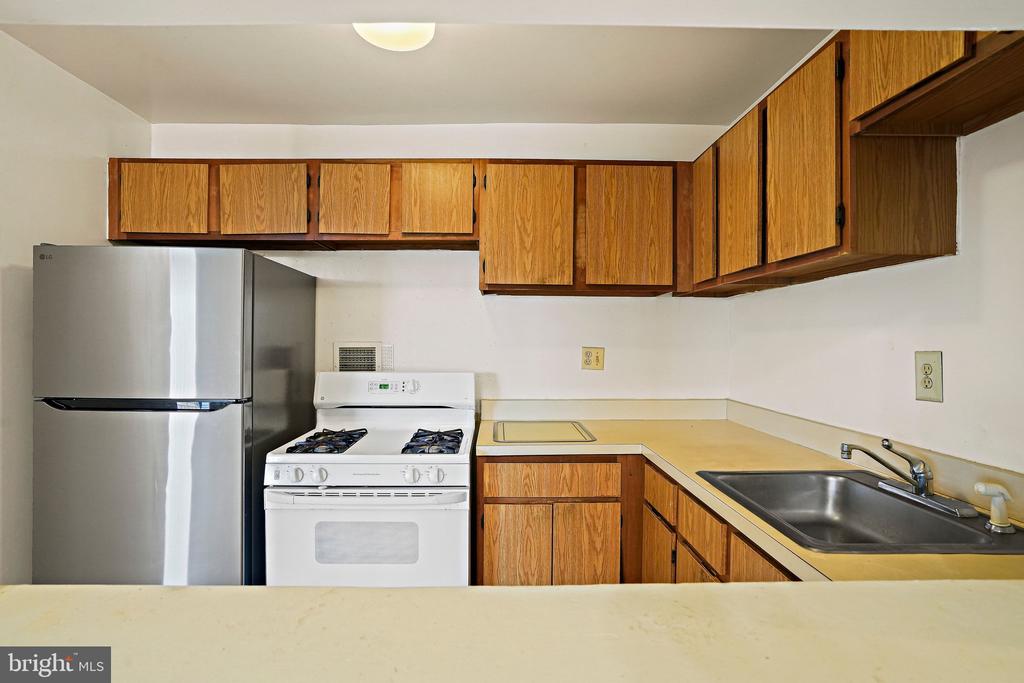 4270 EAST CAPITOL STREET NE Unit: 301