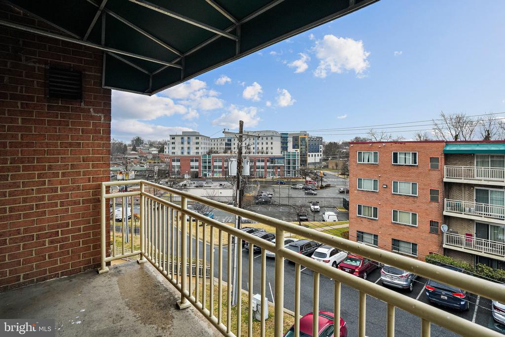 4270 EAST CAPITOL STREET NE Unit: 301